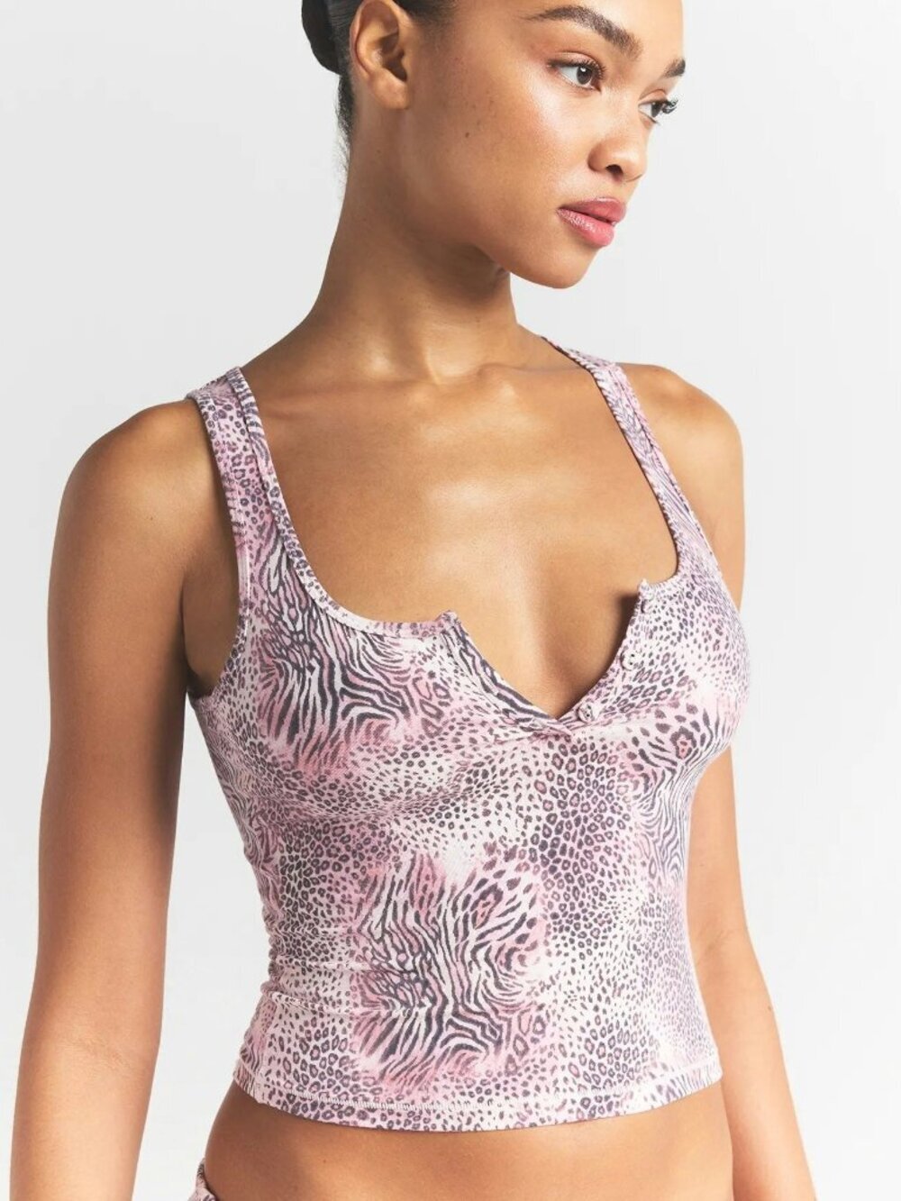 SKIMS Sleep Henley Tank - Bloom Mini Multi Animal - Size Large